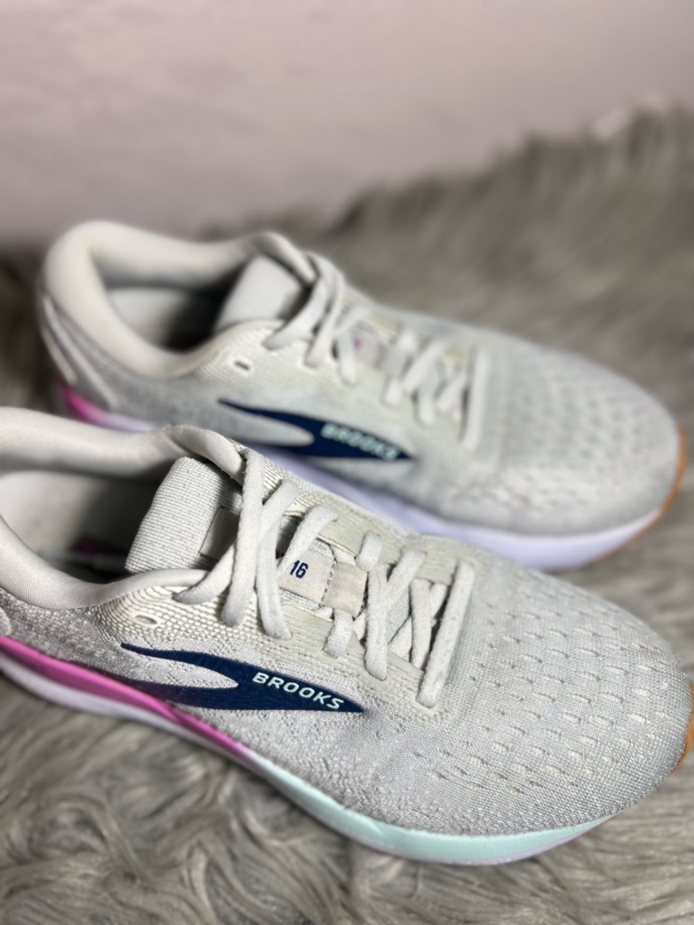 Brooks Ghost Neutral Running Shoe Light Grey Purple Accent Sneakers Size 7.5 - Picture 10 of 11